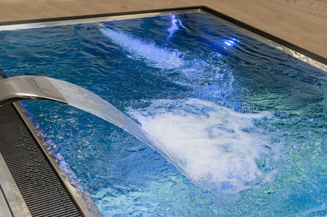 Luksusowe baseny ze stali nierdzewnej marki ZENWAVE