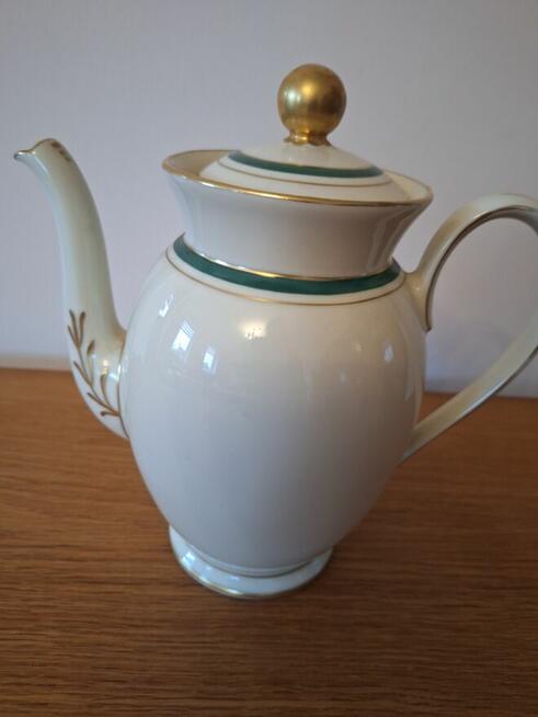 Elegancki dzbanek porcelanowy do kawy i herbaty