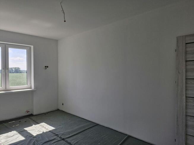 Budynek inwestycyjny po dawnej szkole