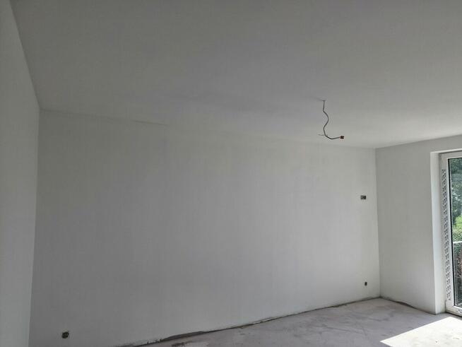 Budynek inwestycyjny po dawnej szkole