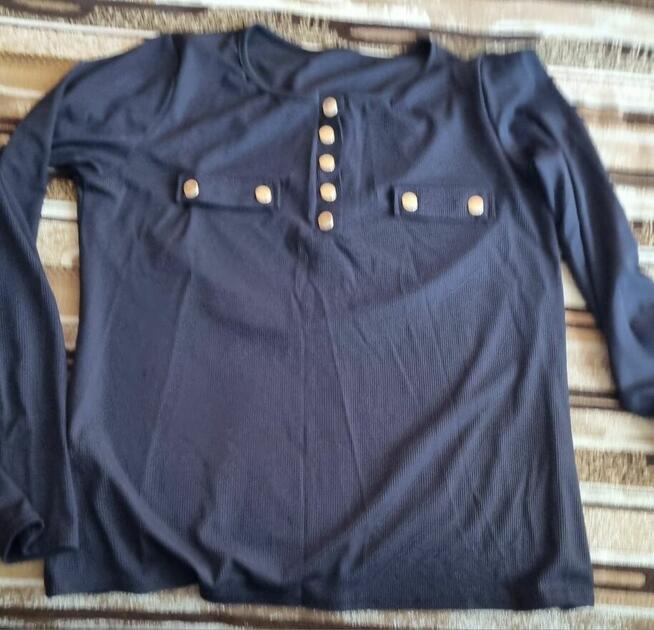 Czarna bluzka na lato