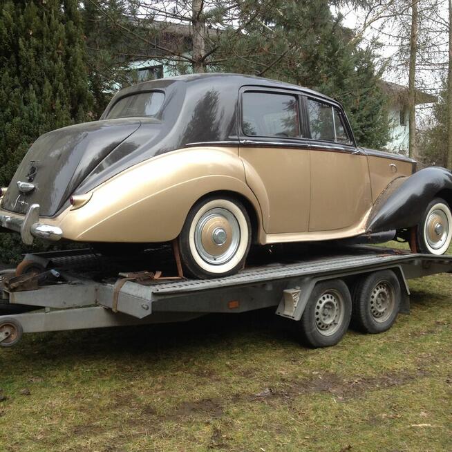 Auta, motory, łodzie i inne maszyny z USA na zamówienie