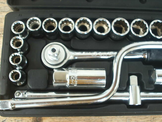 Zestaw kluczy nasadowych Stanley 25