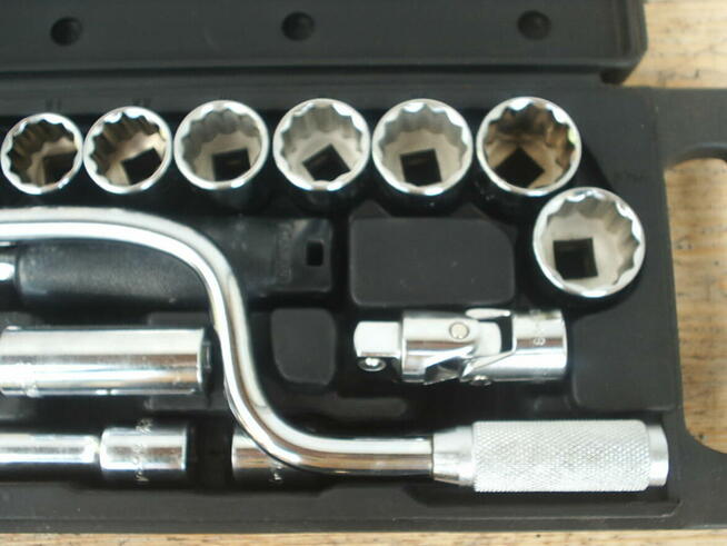 Zestaw kluczy nasadowych Stanley 25