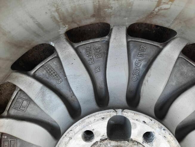 Oryginalne alufelgi Gullideckel 15 Mercedes190 W201 opony
