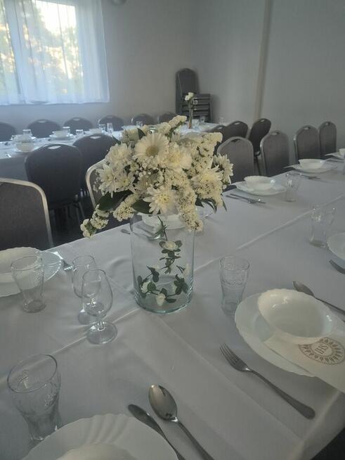 Kompozycje z żywych i sztucznych kwiatów