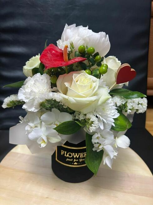 Kompozycje z żywych i sztucznych kwiatów