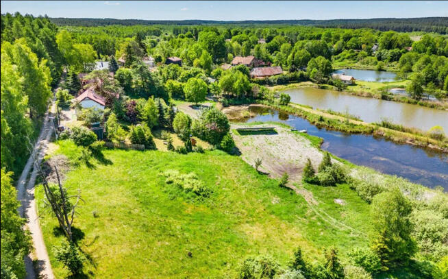 Piękna działka nad jeziorem