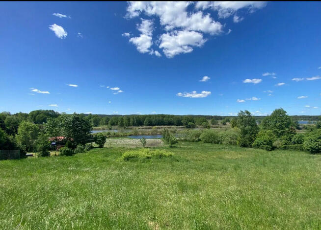 Piękna działka nad jeziorem