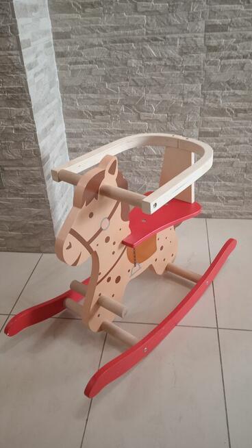 Konik na biegunach Playtive drewniany