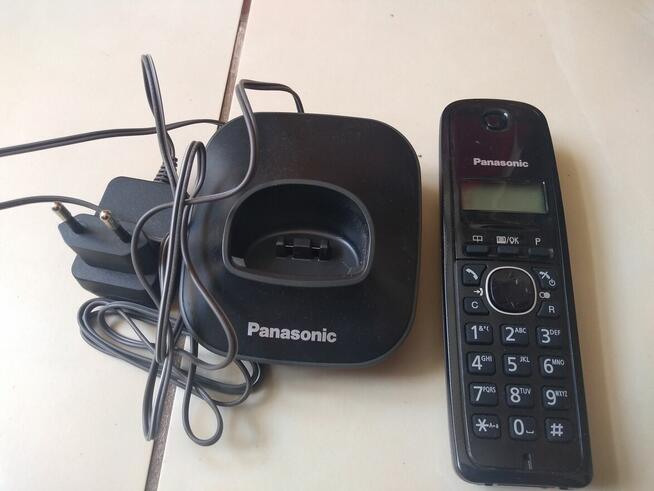 Sprzedam stacjonarny telefon marki Panasonic.