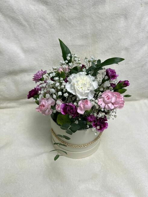 Kompozycje z żywych i sztucznych kwiatów