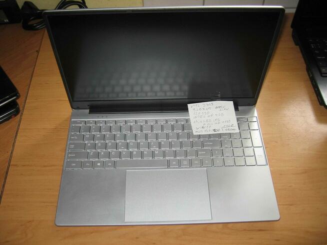 Laptopy nowe i lezaki magazynowe
