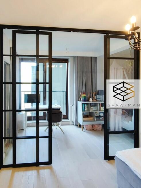 Drzwi loftowe, ścianki metalowo-szklane, balustrady, schody