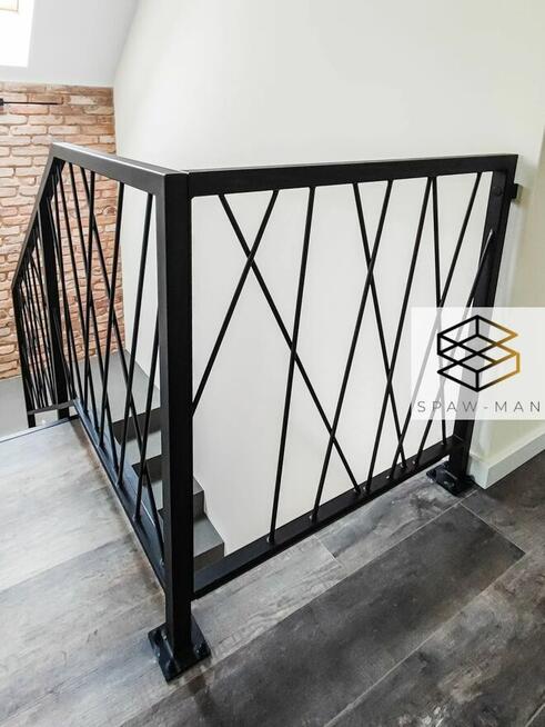 Drzwi loftowe, ścianki metalowo-szklane, balustrady, schody