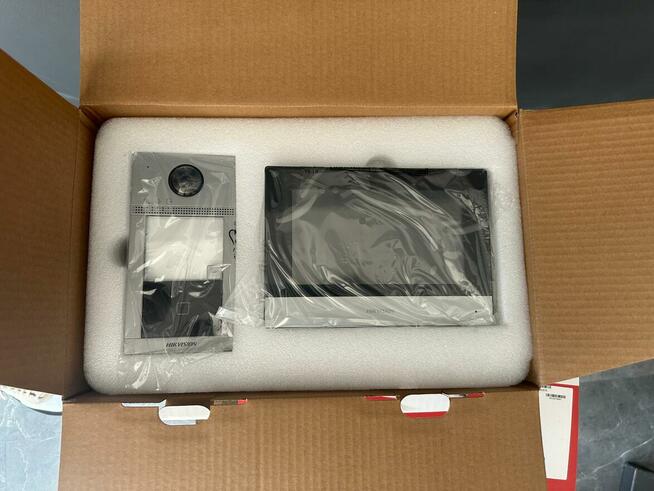 HIKVISION DS-KIS604-S(c) wideodomofon z ekranem dotykowym 7