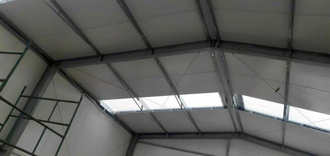 Konstrukcja hali stalowej o wymiarach 8m x 24m x 5,5m