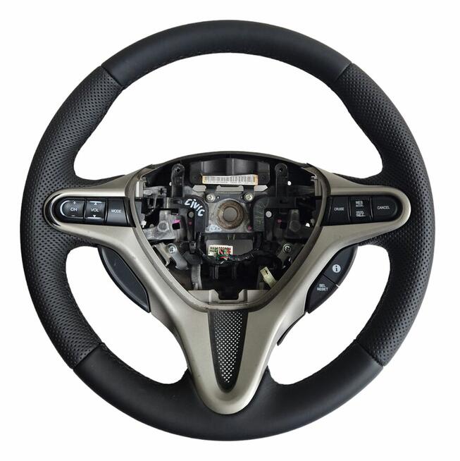 Kier Center - obszywanie i modyfikacja owalu kierownic, dywa