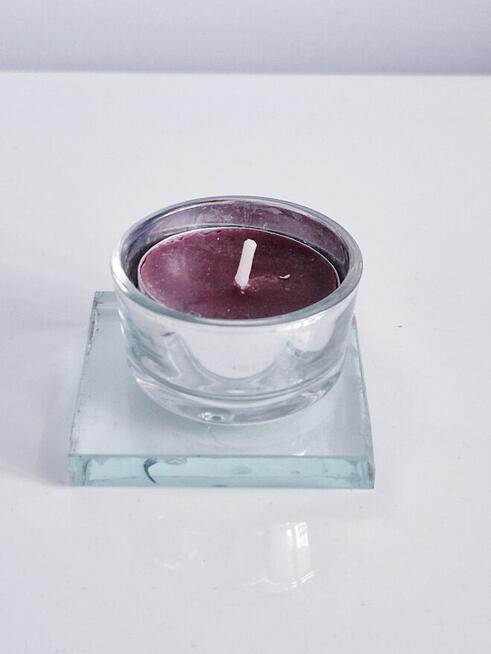 Szklany świecznik na podgrzewacze wraz z gratisem