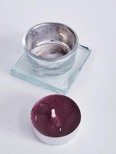 Szklany świecznik na podgrzewacze wraz z gratisem