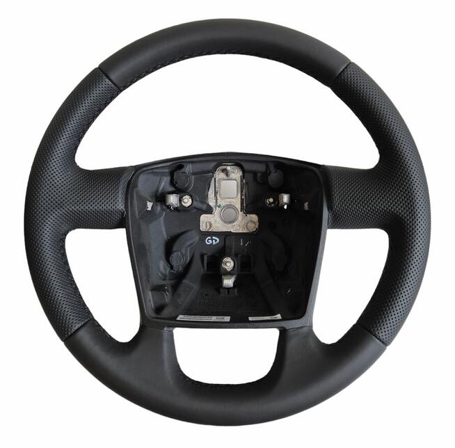 Kier Center - obszywanie i modyfikacja owalu kierownic, dywa