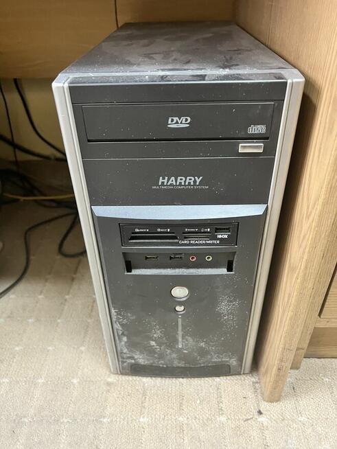 Syndyk sprzeda - wyposazenie biura