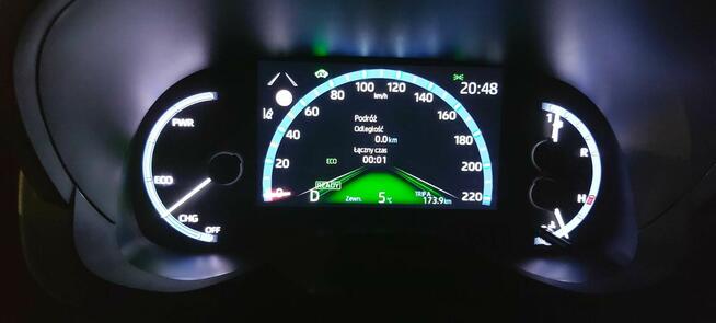 Toyota Yaris Cross Hybrid Comfort Style Tech - Oxide Bronze