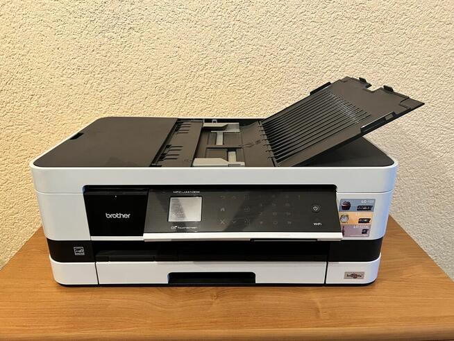 Syndyk sprzeda - wyposazenie biura