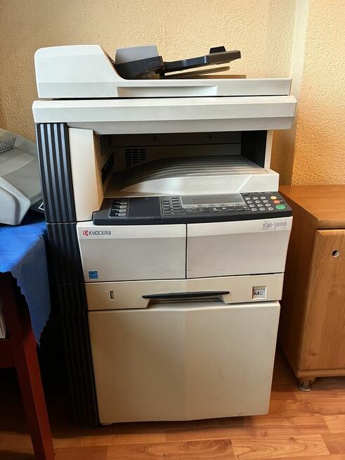 Syndyk sprzeda - wyposazenie biura