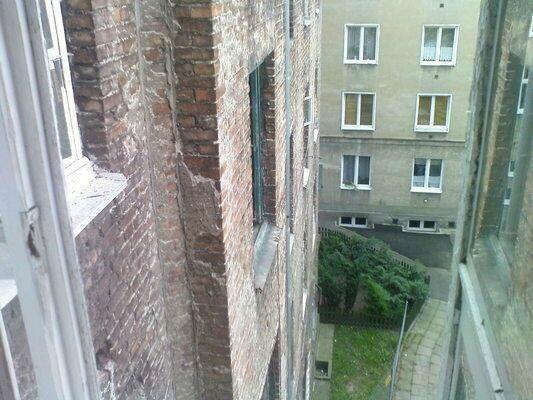 BLAGAM TYLKO O PODAROWNIE MI ZYWNOSCI I UBRAN ZA CO DZIEKUJE