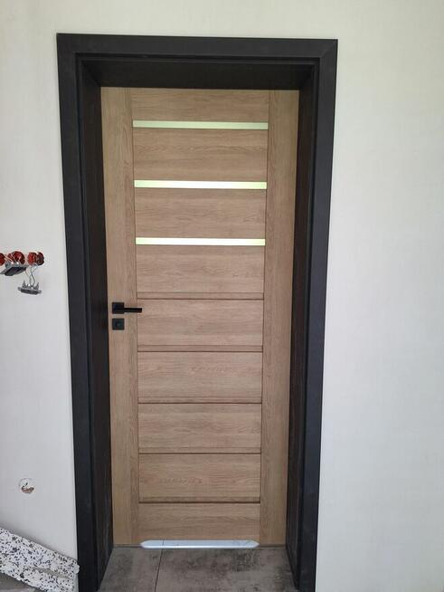 Montaż drzwi zewnętrznych i wewnątrznych