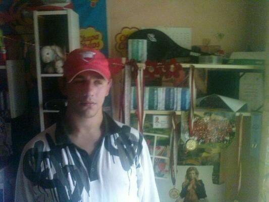 BLAGAM TYLKO O PODAROWNIE MI ZYWNOSCI I UBRAN ZA CO DZIEKUJE