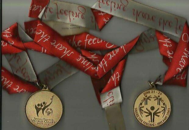 BLAGAM TYLKO O PODAROWNIE MI ZYWNOSCI I UBRAN ZA CO DZIEKUJE