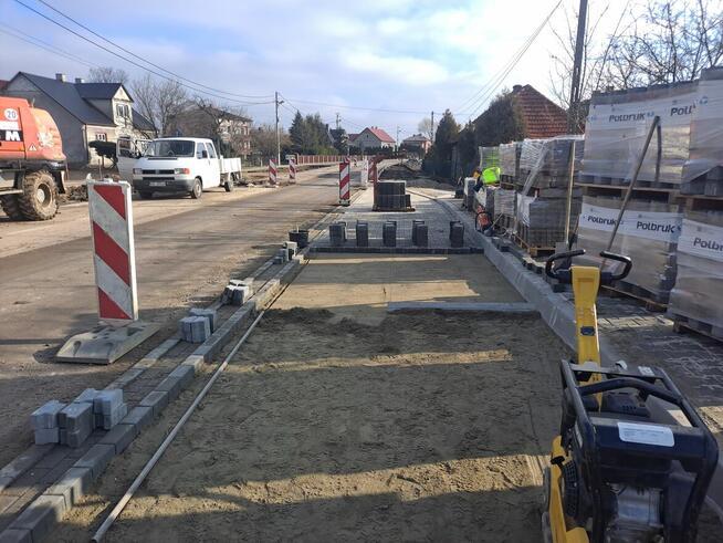 Brukarstwo kostka brukowa chodniki parkingi drogi ogrodzenia