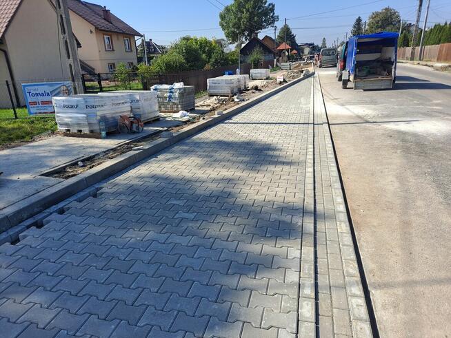 Brukarstwo kostka brukowa chodniki parkingi drogi ogrodzenia