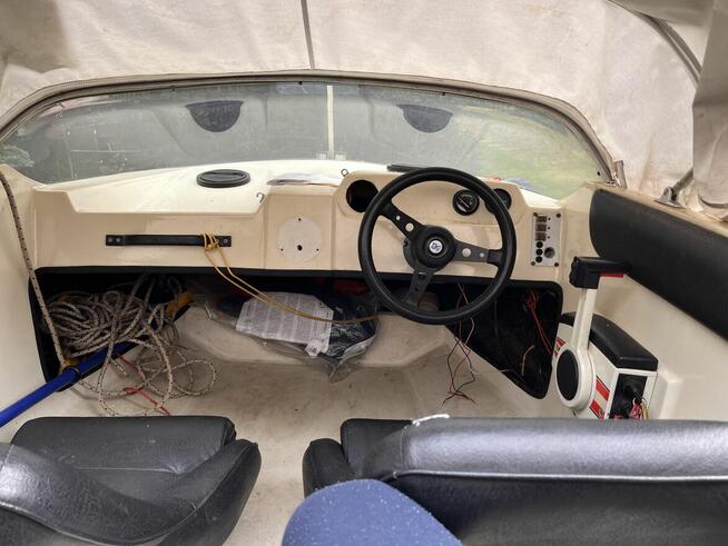 Łódż motorową na trajlerze z silnikiem 75KM -sprzedam