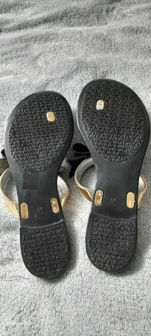 Sprzedam klapki damskie