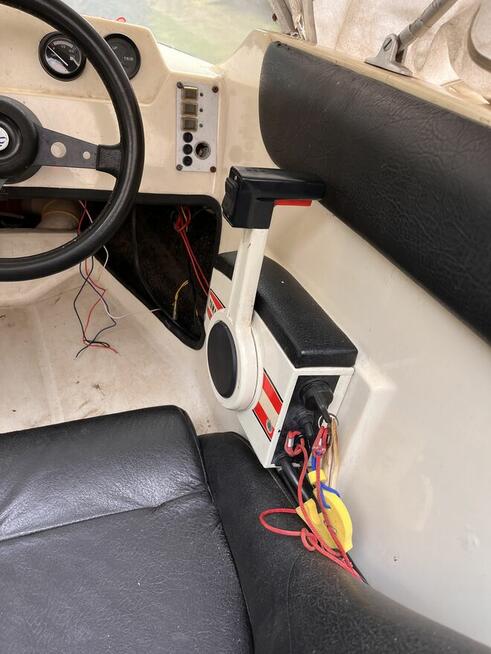 Łódż motorową na trajlerze z silnikiem 75KM -sprzedam