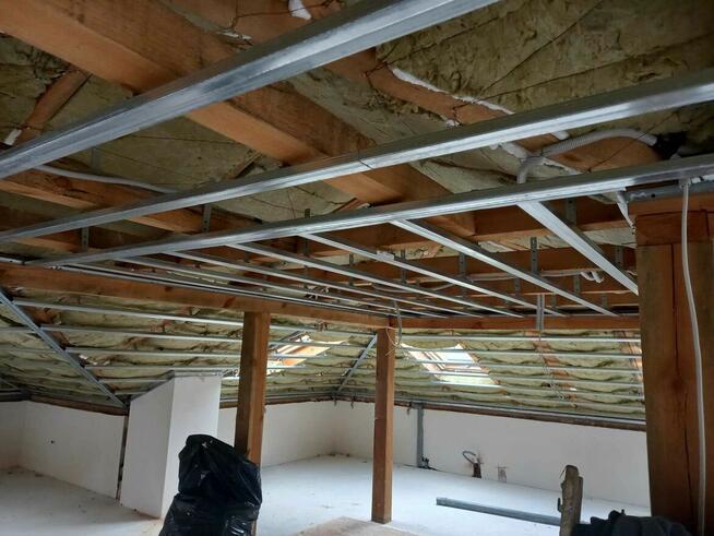 Przyjmuje zlecenie na adaptacji poddaszu, Gładzi, Malowanie .