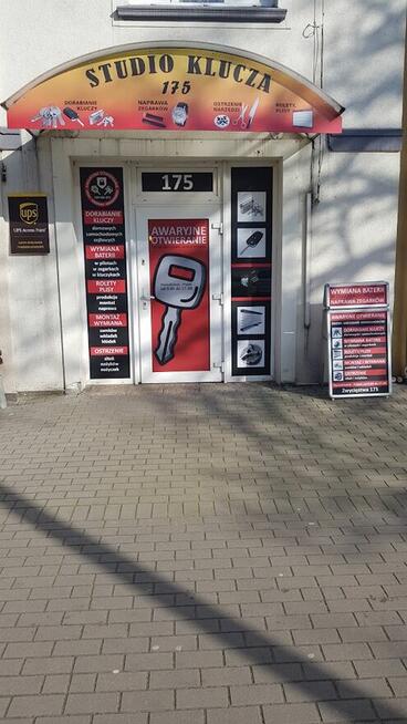 Ślusarz, dorabianie kluczy, awaryjne otwieranie zamków/drzwi