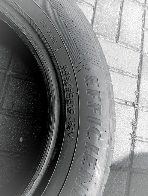 4x Goodyear Efficient Grip 205/60R16 rok 2023