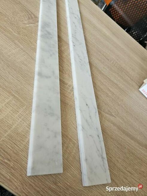 Cokół marmurowy CARRARA BIANCO wys. +/- 4,7 cm