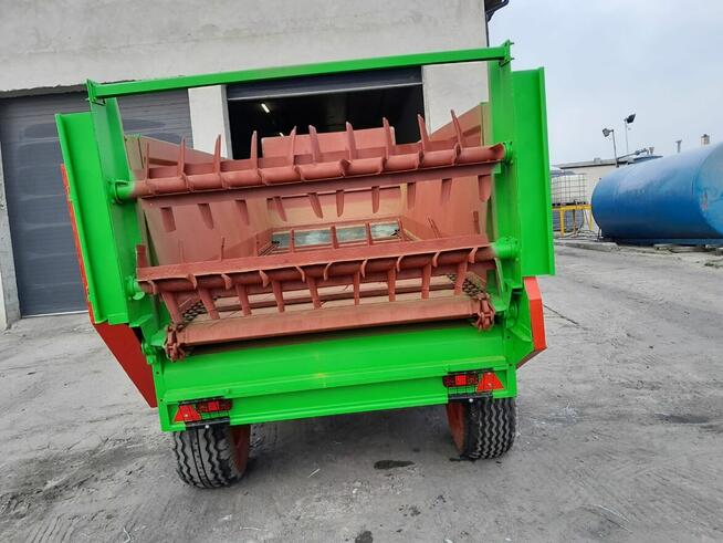 Sprzedam ciągnik rolniczy Massey Ferguson 8240 i rozrzutnik