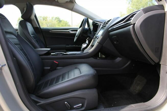 Ford Fusion Podgrzewane fotele/ Kamera cofania/ Ciemne wnętrze/ Szyberdach/ TPMS