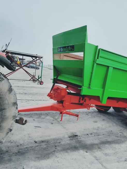 Sprzedam ciągnik rolniczy Massey Ferguson 8240 i rozrzutnik