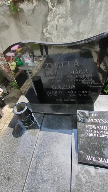 MALOWANIE LITER NA POMNIKU - TROSKLIWI.COM