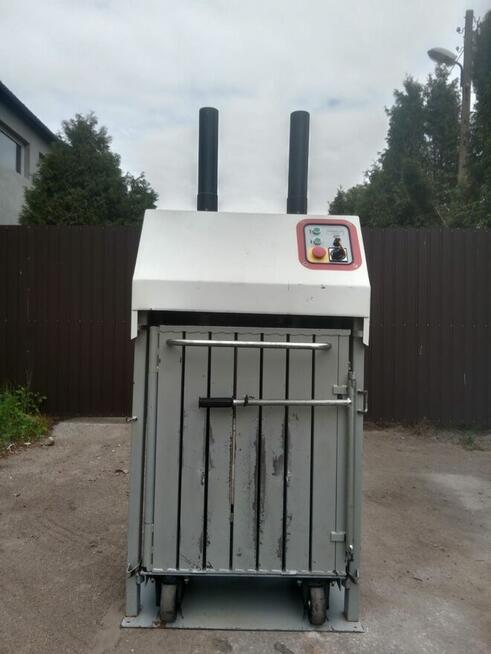 Belownica prasa zgniatarka do foli kartonu makulatury