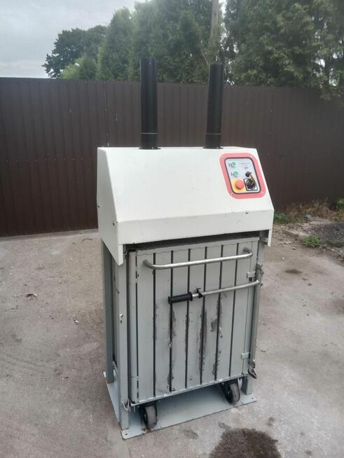 Belownica prasa zgniatarka do foli kartonu makulatury