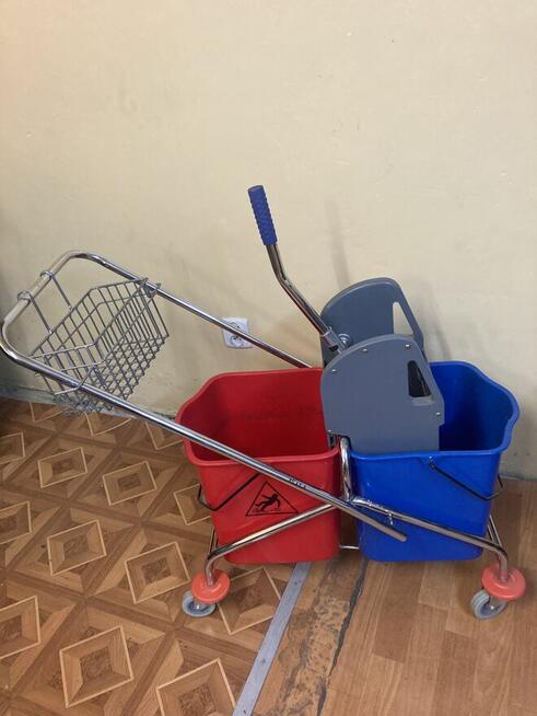 Wózek do sprzatania wózek serwisowy