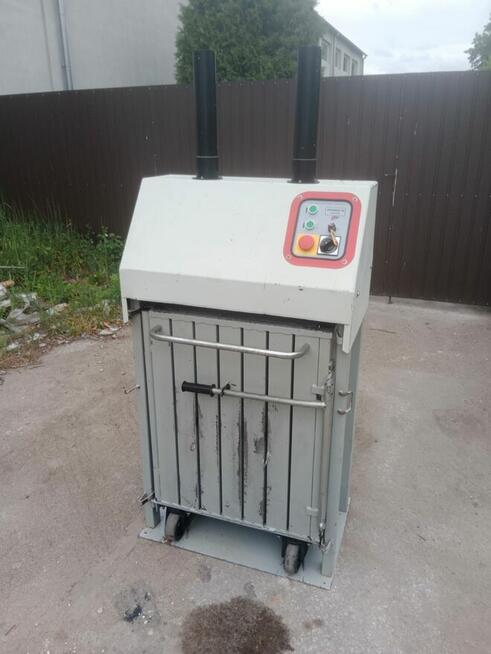 Belownica prasa zgniatarka do foli kartonu makulatury